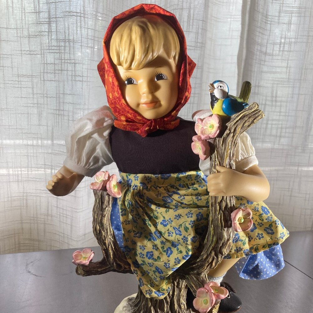 Vintage Hummel Goebel 1997 "Apple Tree Girl" Porcelain Doll w/Base 13" Seated